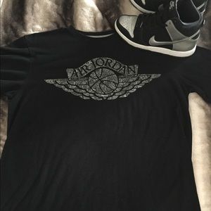Air Jordan T-shirt size L black with silver